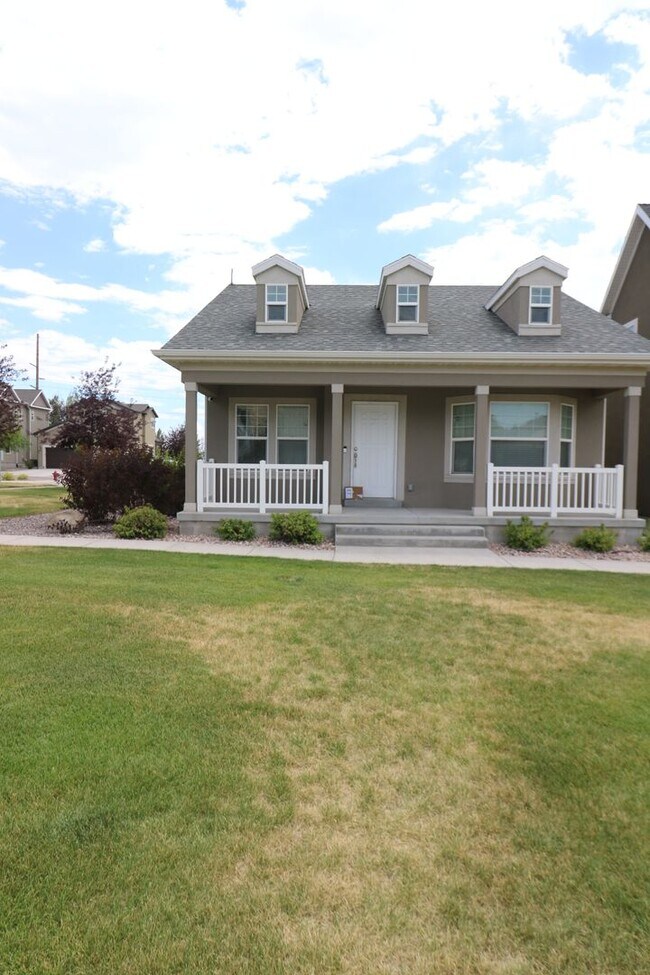 Foto del edificio - Gorgeous 5 Bedroom 3 Bathroom home in Lehi