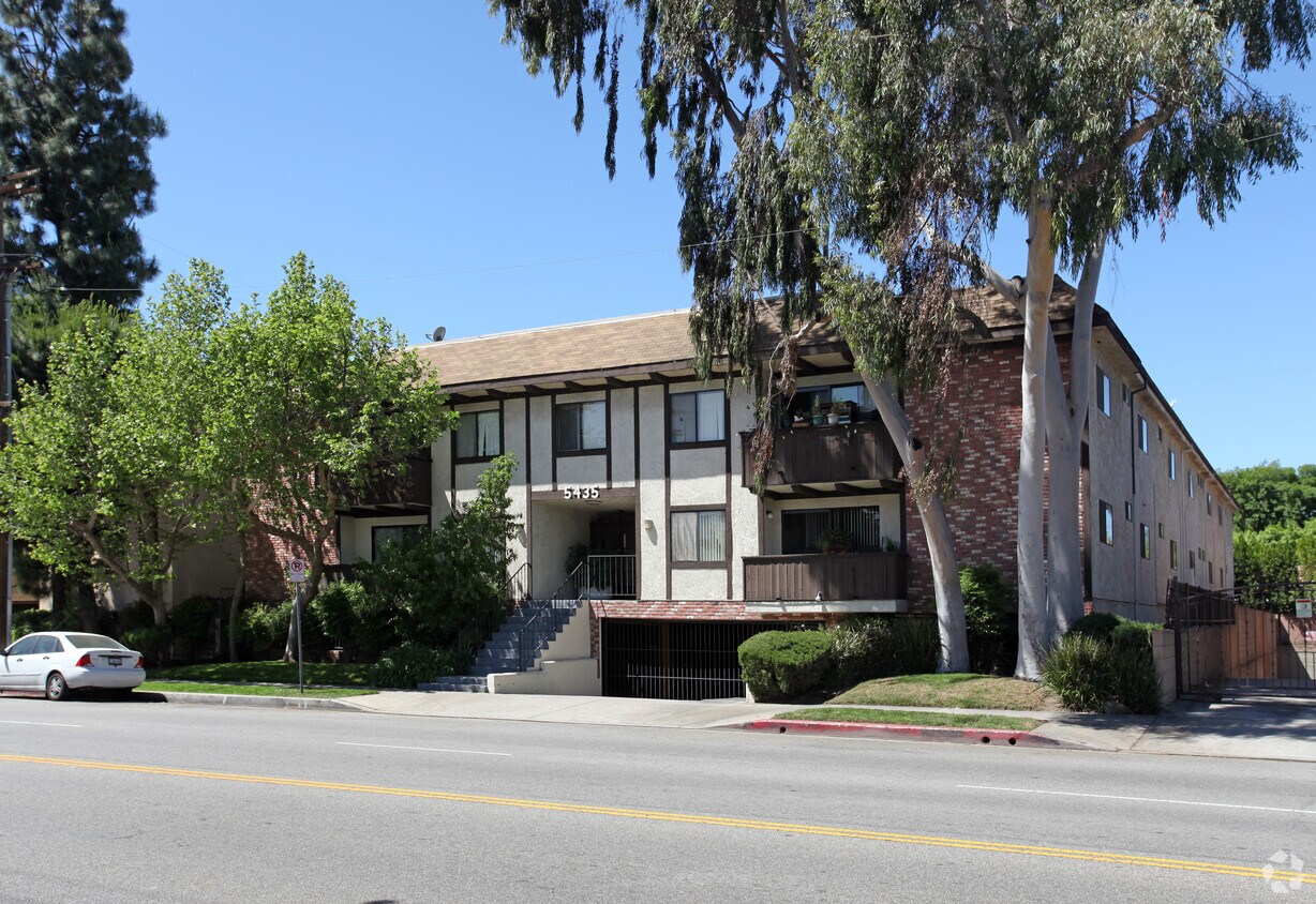 Primary Photo - 5435 Kester Ave