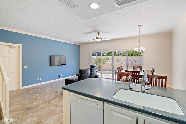 Building Photo - 3 br, 2.5 bath House - 13 Tall Oaks Cir