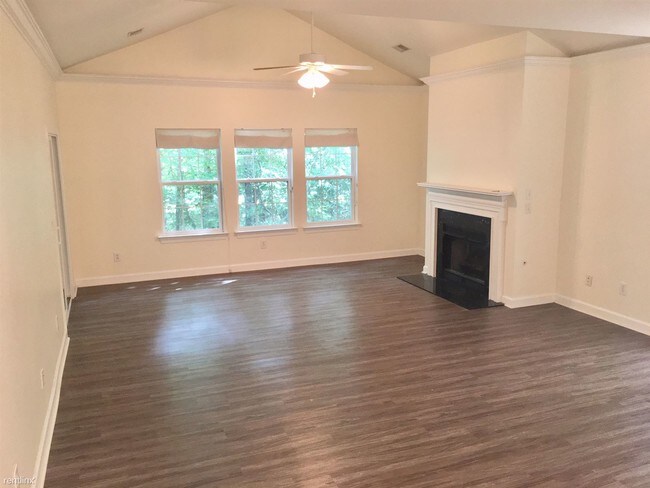 2 Br 2 Bath Condo 107 Pickering Ln Condo For Rent In