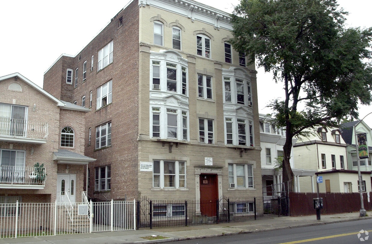 191193 Roseville Ave, Newark, NJ 07107 Apartments in Newark, NJ