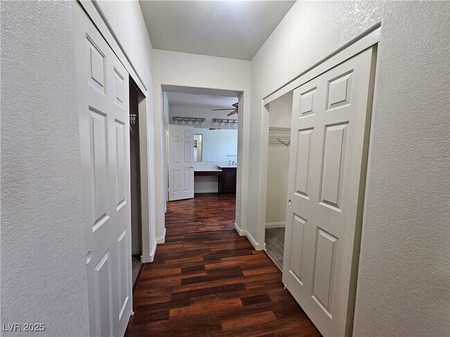 Building Photo - 10134 Reflection Brook Ave