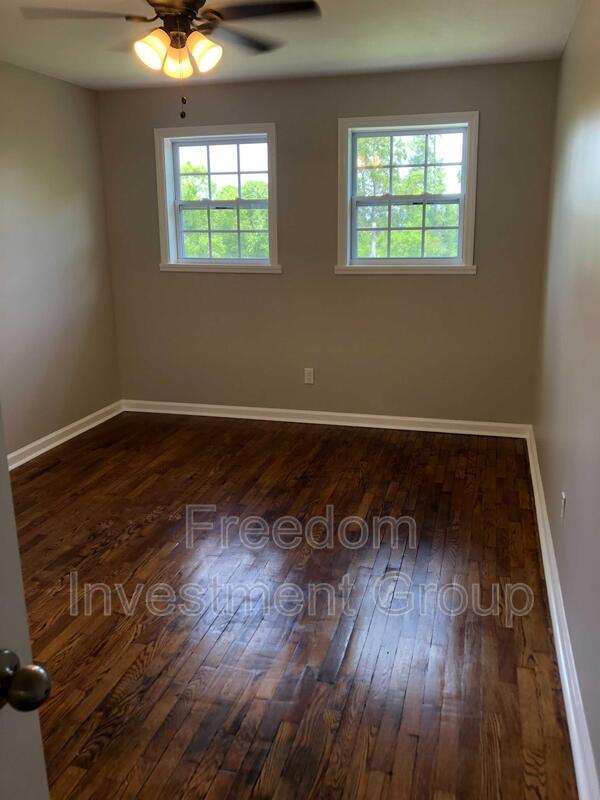 Building Photo - 315 S Magnolia St
