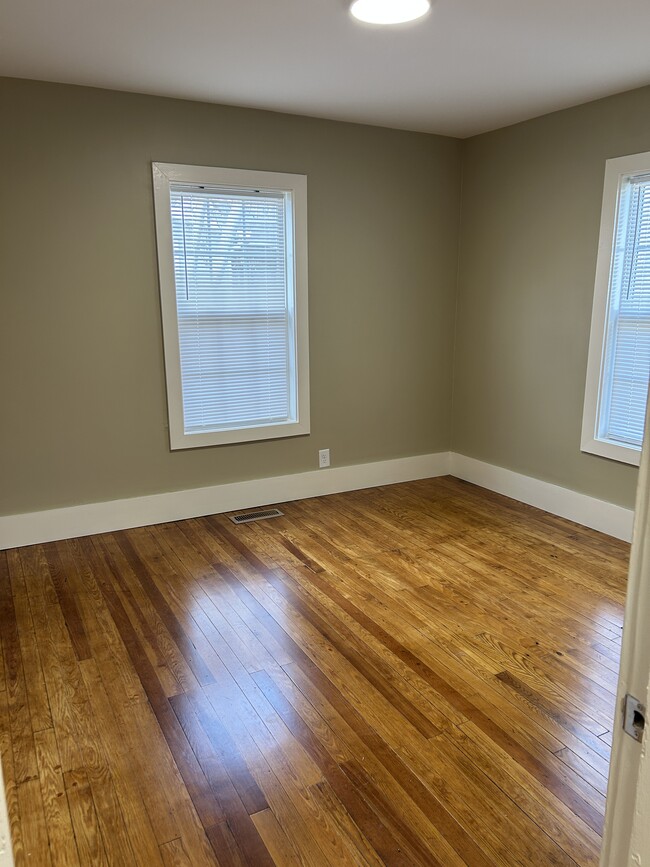 Building Photo - 404 Delaware Ave