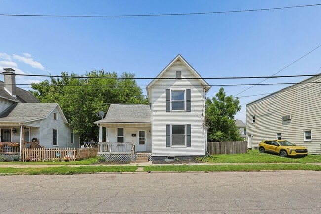 Building Photo - 3 Bed, 1 Bath Home with Fenced Backyard | Fresh Updates Throughout | Newark, OH