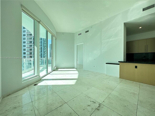 Foto del edificio - 900 Brickell Key Blvd