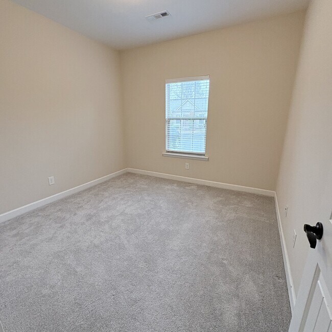 Foto del edificio - 105 Velena St