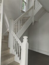 Building Photo - 1018 Hall St