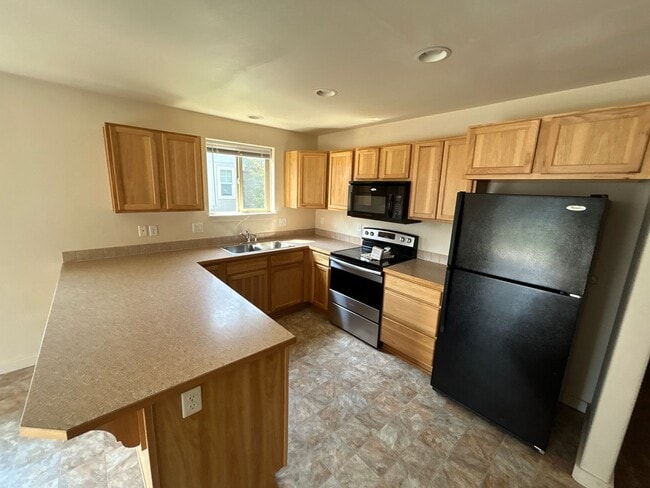 Foto del edificio - 2236 SW Reindeer Ave