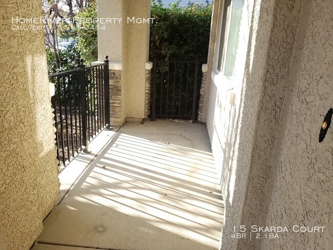 Building Photo - Very Nice Natomas Home! BIG BACKYARD.
