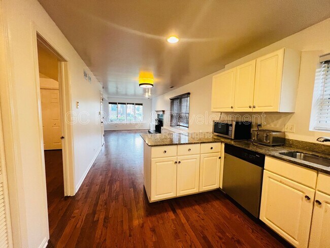 Foto del edificio - 1756 W Roscoe St