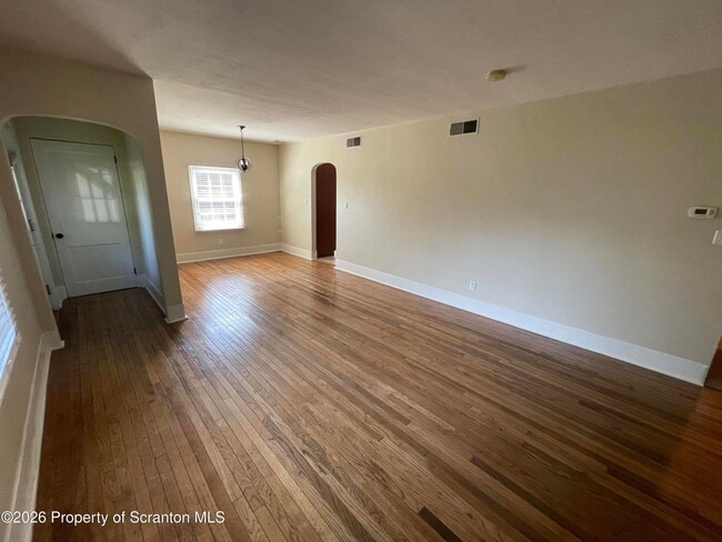 Building Photo - 109 Park Dr