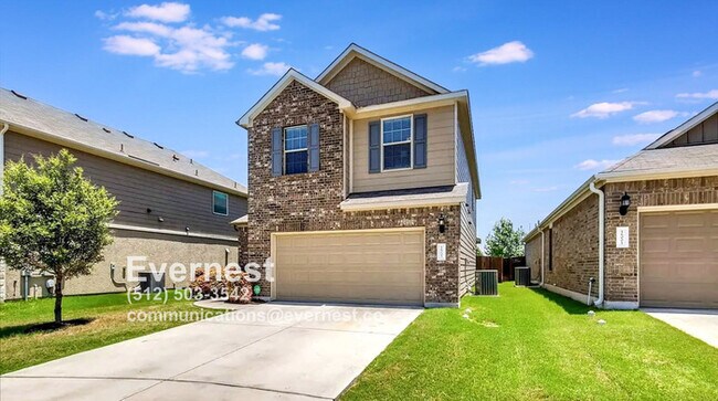 Building Photo - 3-Bedroom Home with Modern Amenities / Pet...