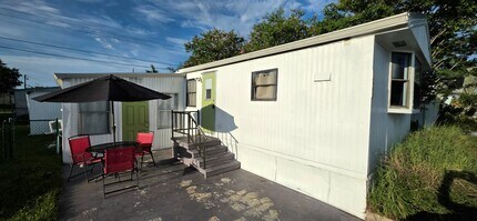 Building Photo - 508 50th Ave Dr W