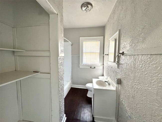 Building Photo - 1658 W Main St