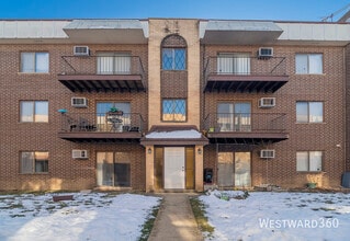 Building Photo - 10413 Dearlove Rd