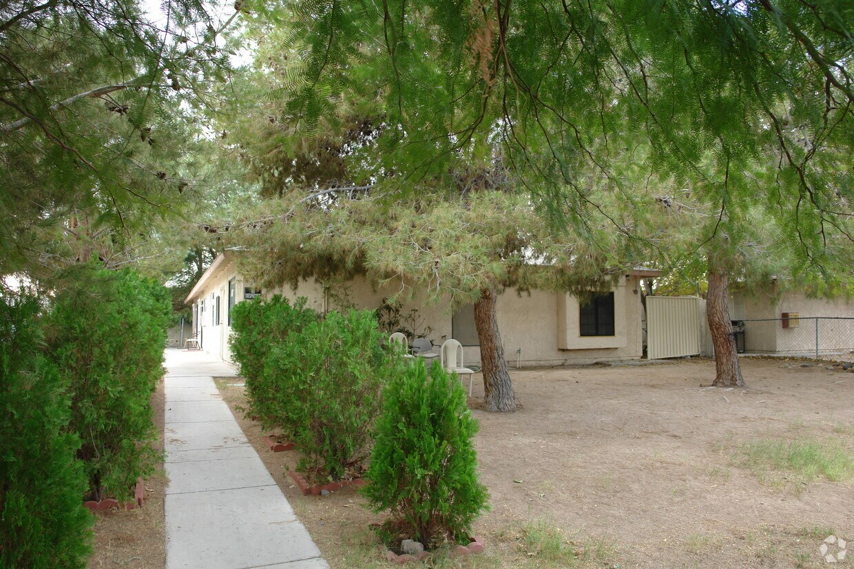 Primary Photo - 4304 Stewart Ave