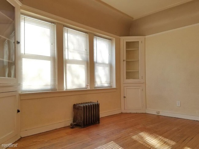 Building Photo - 3065 N 47th St