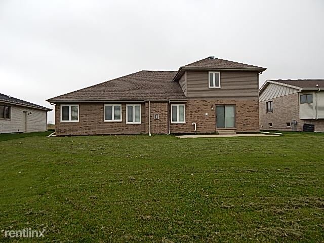 Building Photo - 4 br, 3 bath House - 51 Manor Dr