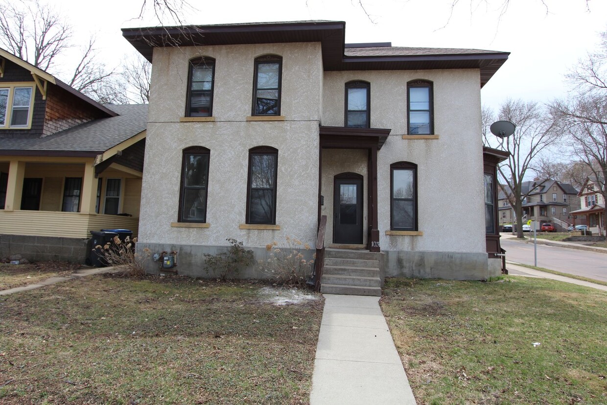Primary Photo - 103 Lincoln