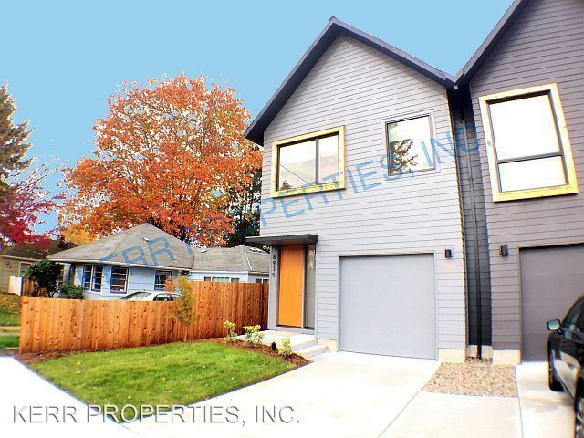 Primary Photo - 8935 NE Everett St