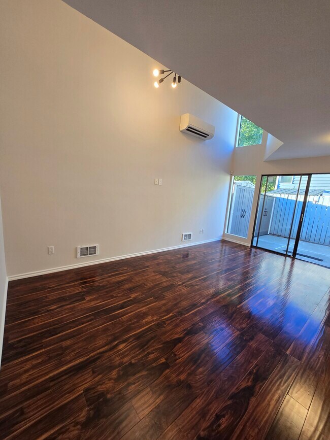 Building Photo - 12512 SE 42nd St