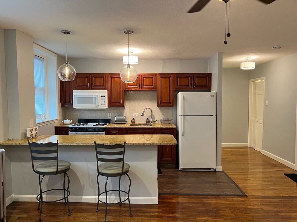 68 Linden St Unit 4, Everett, MA 02149 Condo for Rent in Everett, MA