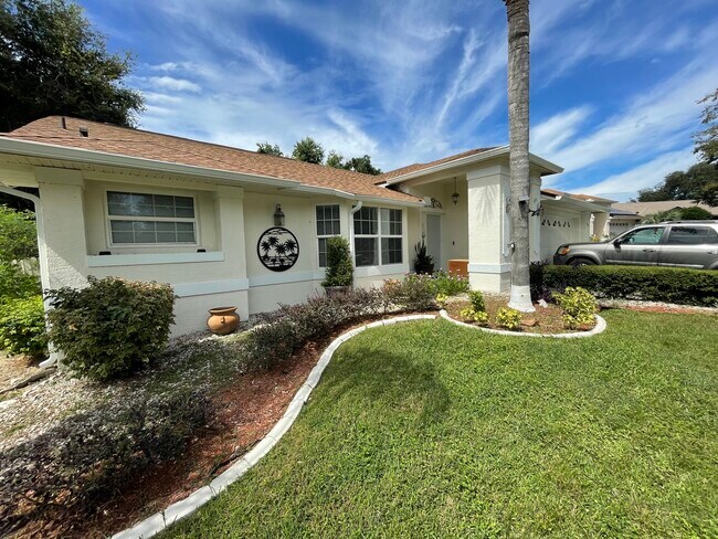 Foto del edificio - 8241 Wellsmere Cir