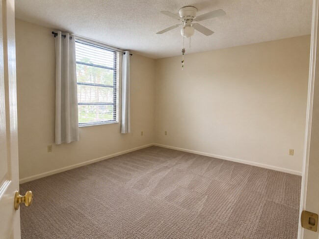 Foto del edificio - 3636 Whitehall Dr