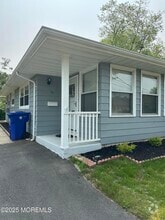 Building Photo - 19 Niagara Dr