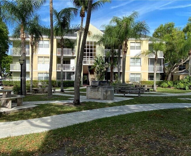 Foto del edificio - 8520 SW 212th St