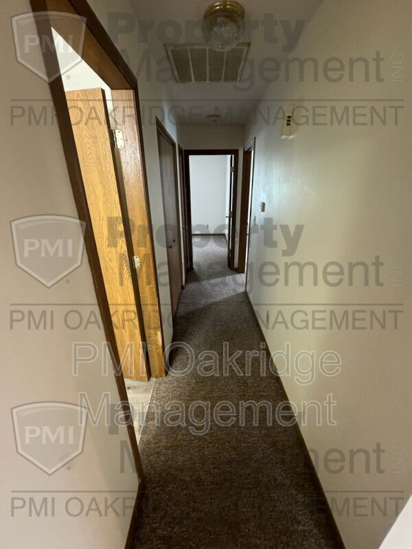 Foto del edificio - 713 Country Side Ln