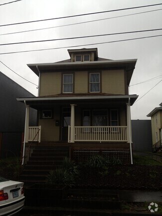 Building Photo - 2717 SE 15th Ave., Lower