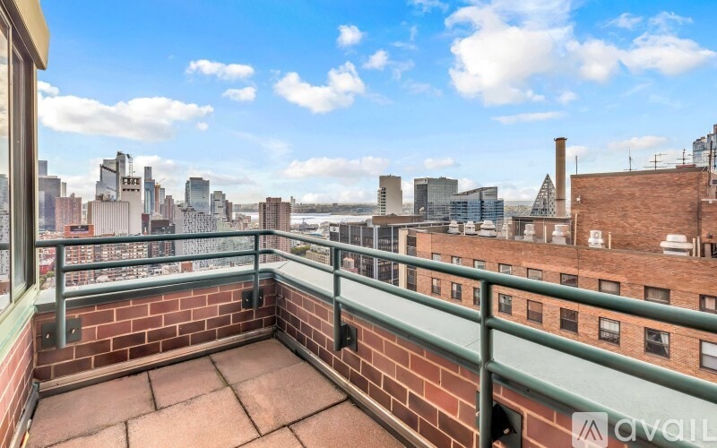 Primary Photo - 200 W 60th St