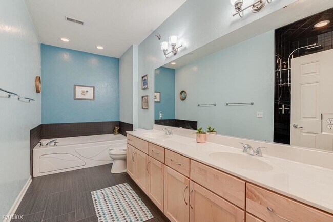 Foto del edificio - 2 br, 2 bath Condo - 1220 E Locust St