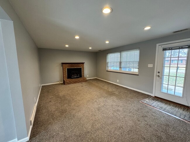 Photo - 202 Furbee Dr House