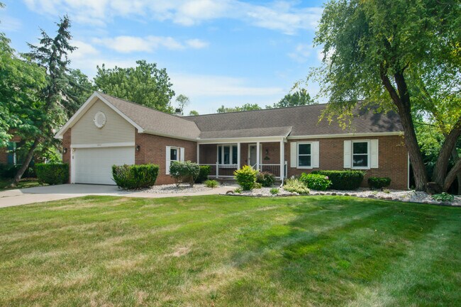 Foto del edificio - 1511 Fall Creek Ln