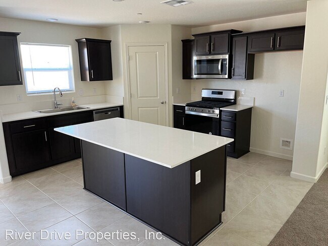 Building Photo - 4 br, 3 bath House - 297 Grand Canyon