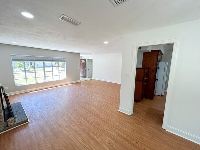 Foto del edificio - 1417 NW 17th St
