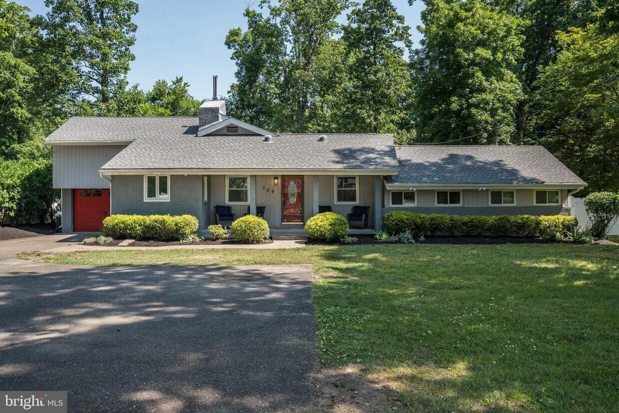 Primary Photo - 709 Kresson Rd