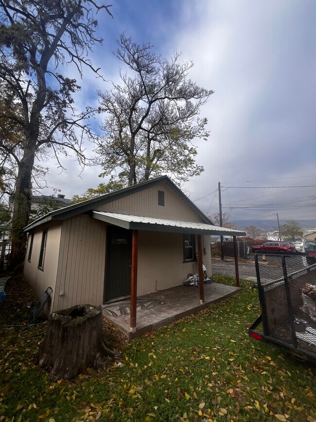 Foto del edificio - 1216 Rigby Ln