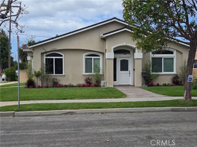 Foto principal - 18427 Eriel Ave