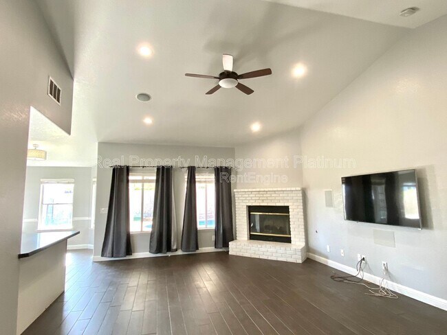 Foto del edificio - 6509 N Vista Ave