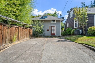 Building Photo - 1276 E 20th Ave