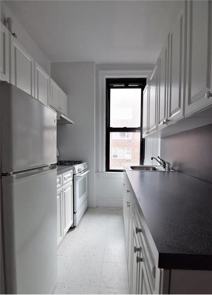 Building Photo - 201 E 30th St