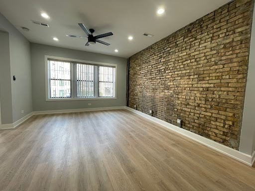 Building Photo - 7661 N Rogers Ave