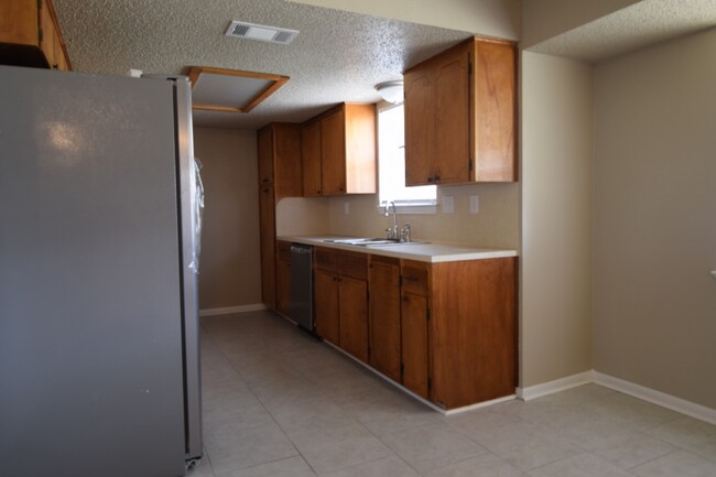 Foto del edificio - 1412 Becker Dr