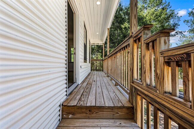 Foto del edificio - 10423 Deer Lake Lodge Rd