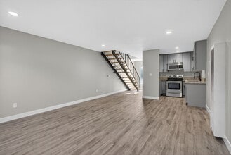 Building Photo - 13392 Magnolia St