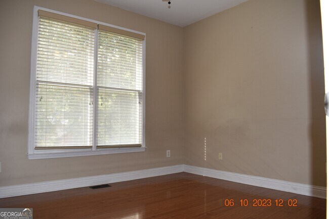 Foto del edificio - 1231 Dayspring Trce